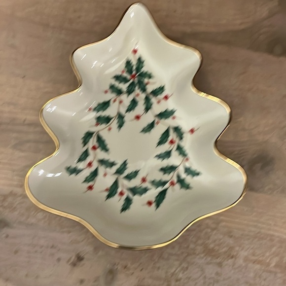 Lenox Holiday Tree Candy Dish NIB 8” Gold Trim Holly & Berries New in Box - Picture 4 of 8